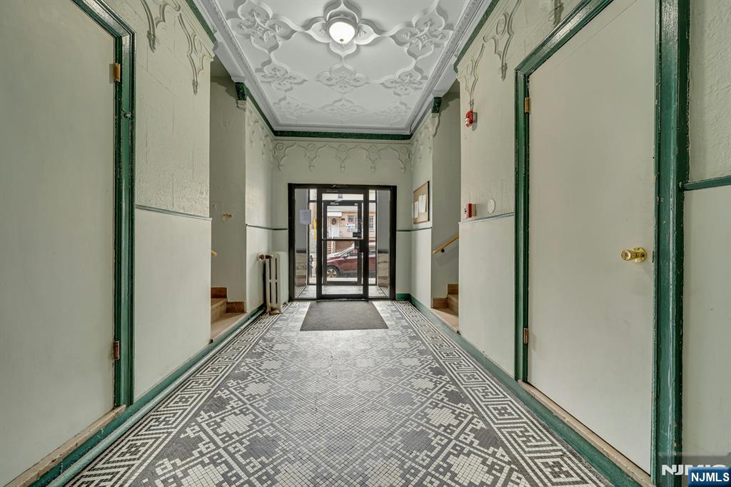 6114 Highland Place 1H
