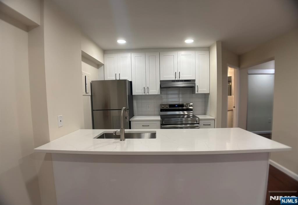 333 Grand Avenue 1P