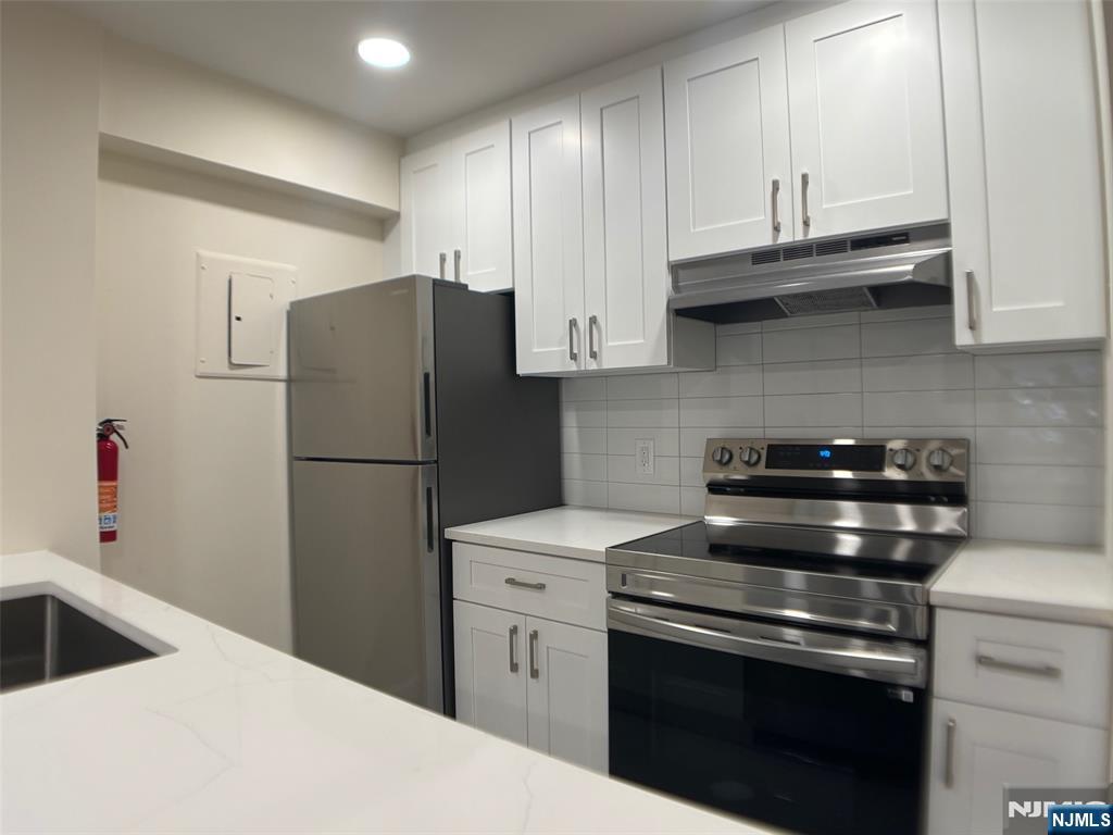 333 Grand Avenue 1P
