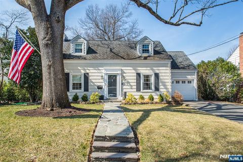 31 Francisco Avenue, West Caldwell, NJ 07006 - MLS#: 25008391