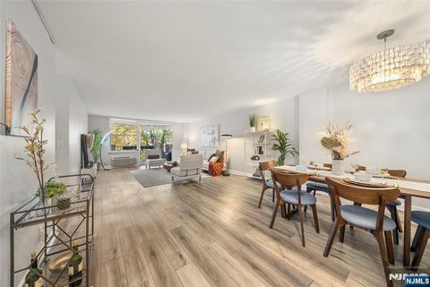 200 Grand Cove Way 3G Edgewater NJ 07020