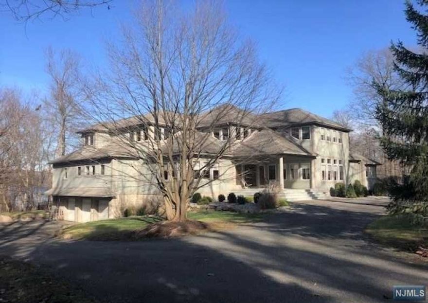 This home is an entertainer's, nature lover's, and art collector's dream yet perfect for comfortable living and benefited by a strong local school system. It is commutable to the city and yet, also the perfect country, weekend or vacation residence for those looking to spend part-time or full-time out of New York. Its location near the very end of a long cul-de-sac makes for little traffic, greater calm and better morning runs and evening strolls. The house is well landscaped with an inground swimming pool and integrated with its surroundings to create a very private world. Smoke Rise offers a distinctive life style in a 2,500 acre premier, private residential club community with 24 hour security gates, a 120 acre lake, numerous social and sporting amenities and the elegant Village Inn.