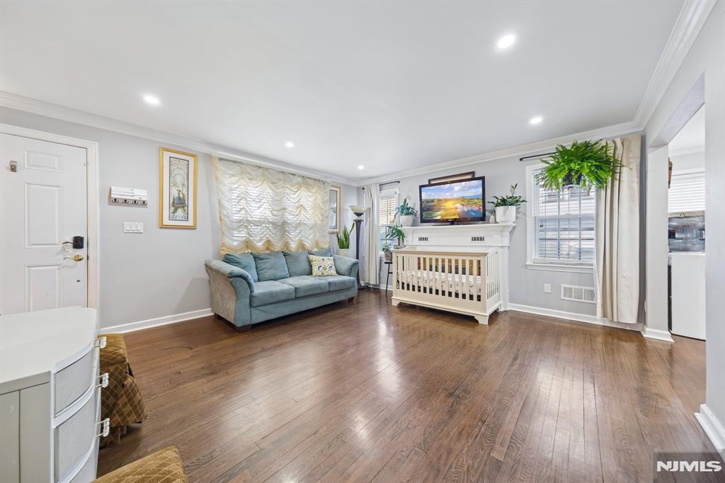 36 Woodside Avenue