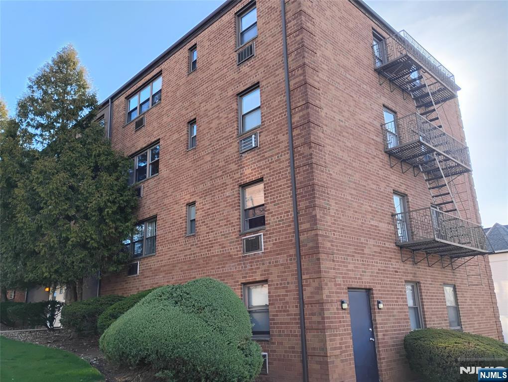 60 Vanderbeck Pl 3D, Hackensack, New Jersey - 1 Bedrooms  
1 Bathrooms  
3 Rooms - 