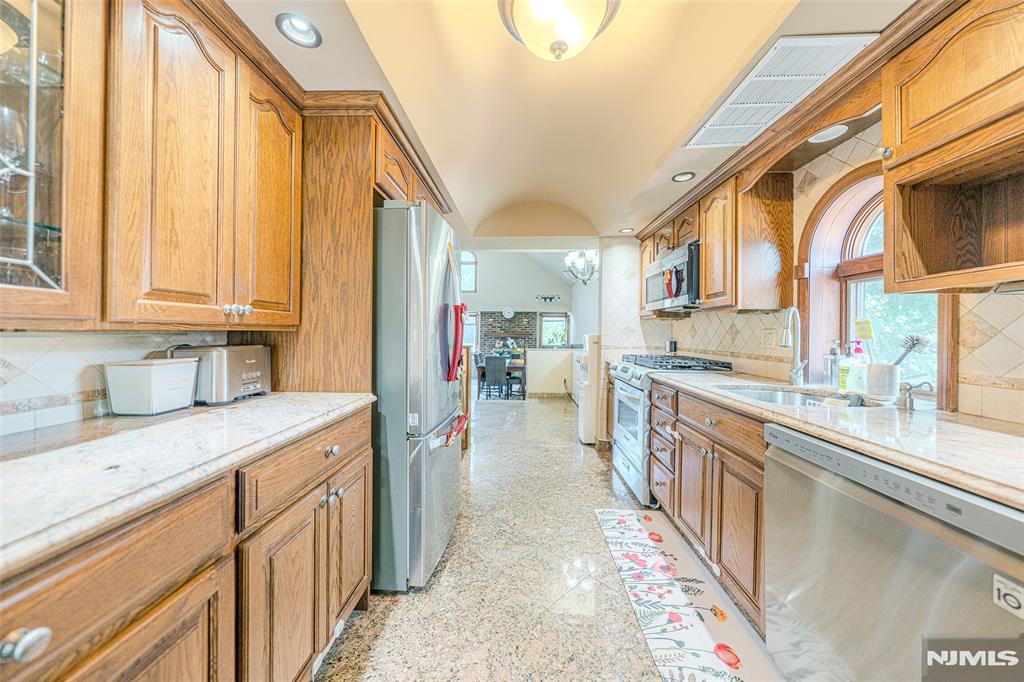 84 Brinkerhoff Terrace