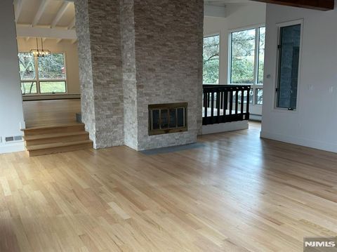 Photo of 68 Woodcliff Lake Rd, Saddle River, NJ 07458 (MLS # 25042494)