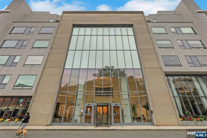 CHARMING AND MODERN DUPLEX TOWNHOUSE WITH AMAZING NYC VIEW. WELCOME TO YOUR NEXT DELIGHTFUL RETREAT IN THE HEART OF EDGEWATER! THIS NEWER UNIT OFFERS A BLEND OF MODERN COMFORT AND CONVENIENCE, PERFECT FOR THOSE SEEKING A STYLISH AND COZY LIVING SPACE. THIS THOUGHTFULLY DESIGNED TWO BEDROOM 3 FULL BATHROOM HOME BOASTS AN OPEN-CONCEPT FLOOR PLAN WITH HIGH CEILINGS. OVERSIZED WINDOWS, AND ABUNDANT NATURAL LIGHT. THE SLEEK CHEF'S KITCHEN FEATURES STAINLESS STEEL APPLIANCES, QUARTZ COUNTERTOPS, AND AMPLE CABINETRY, MAKING MEAL PREP A PLEASURE. THE SPACIOUS LIVING AREA FLOWS SEAMLESSLY INTO DINING SPACE, CREATING THE PERFECT ENVIRONMENT FOR BOTH ENTERTAINING AND RELAXING. THE PRIMARY BEDROOM SUITE INCLUDES A WALK IN CLOSET AND SPA-INSPIRED BATHROOM WITH DOUBLE VANITIES A GLASS ENCLOSED SHOWER. A SECOND BEDROOM OFFERS FLEXIBILITY AS A GUEST ROOM, HOME OFFICE OR PERSONAL SANCTUARY. ADDITIONAL HIGHLIGHTS INCLUDE HARDWOOD FLOORING THROUGHOUT, IN-UNIT WASHER AND DRYER AND PRIVATE BALCONY TO ENJOY FRESH AIR AND TRANQUIL VIEWS. GLASS HOUSE RESIDENTS ENJOY RESORT-STYLE AMENITIES, INCLUDING PANORAMIC VIEWS OF MANHATTAN SKYLINE, FITNESS CENTER, POOL, RESIDENT LOUNG, CONCIERGE SERVICES AND PRIVATE PARKING. PERFECTLY SITUATED ALONG THE HUDSON RIVER WATERFRONT, THIS HOME PLACES YOU MOMENTS FROM EDGEWATER'S BEST DINING, SHOPPING AND RECREATIONAL OPTIONS-WITH CONVENIENT FERRY AND BUS ACCESS FOR EASY COMMUTE TO NEW YORK CITY.