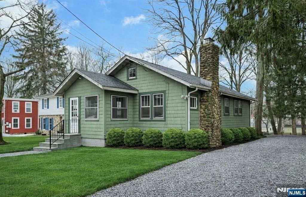 Photo of 173 Runnymede Road, Caldwell, NJ 07006 (MLS # 26006952)