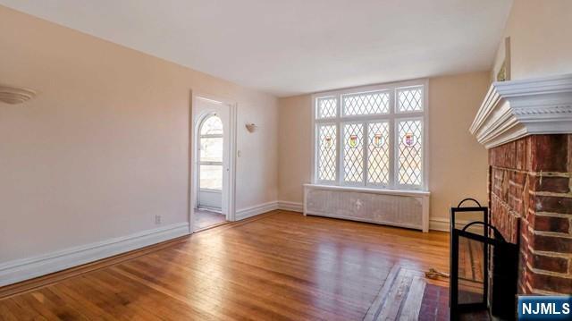 Rental Property at 342 Whiteman St, Fort Lee, New Jersey - Bedrooms: 3 
Bathrooms: 2 
Rooms: 6  - $3,200 MO.