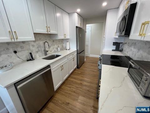 Photo of 300 Winston #2118, Cliffside Park, NJ 07010 (MLS # 26004575)