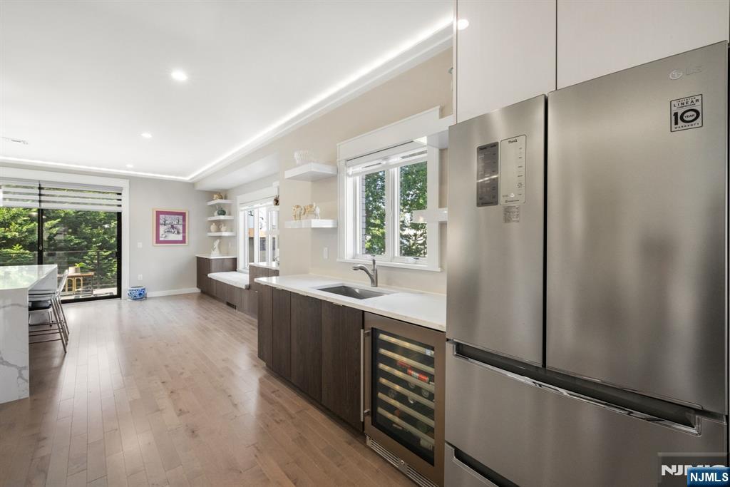30 Henry Avenue B