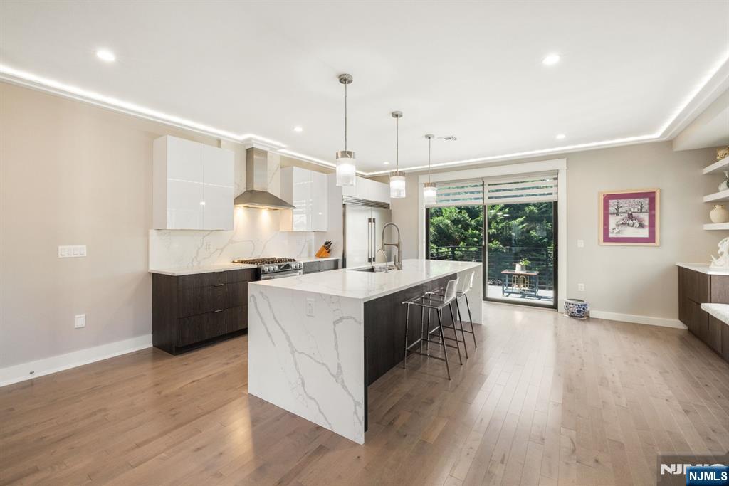 30 Henry Avenue B