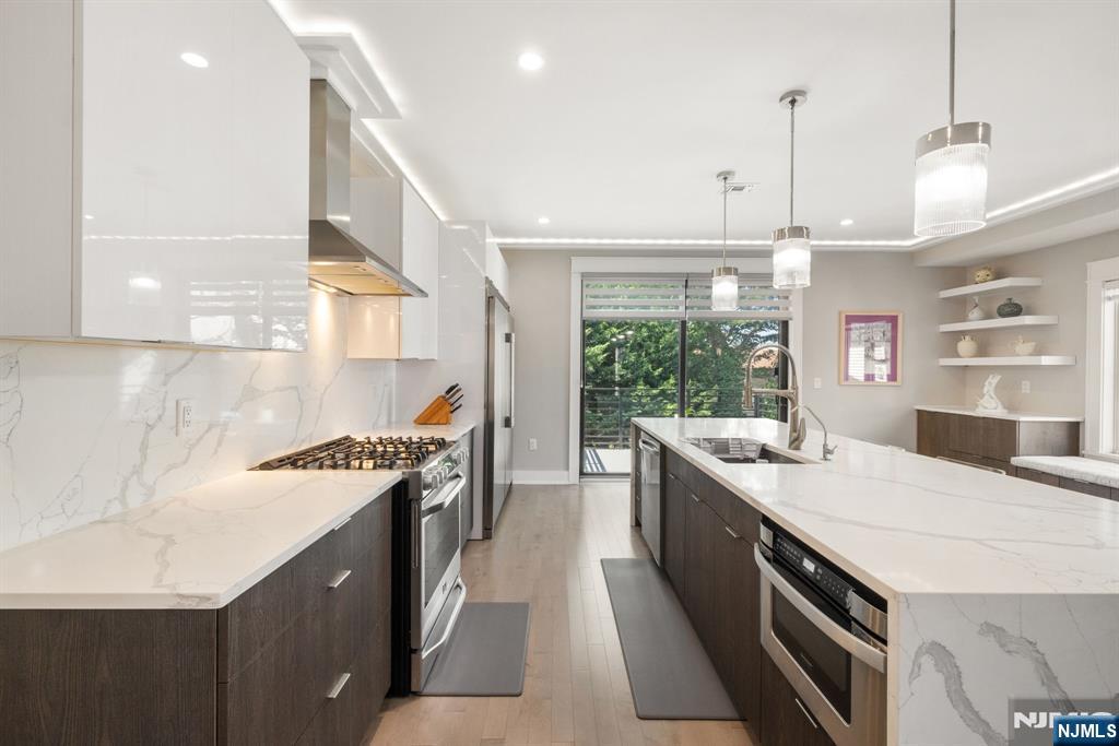 30 Henry Avenue B