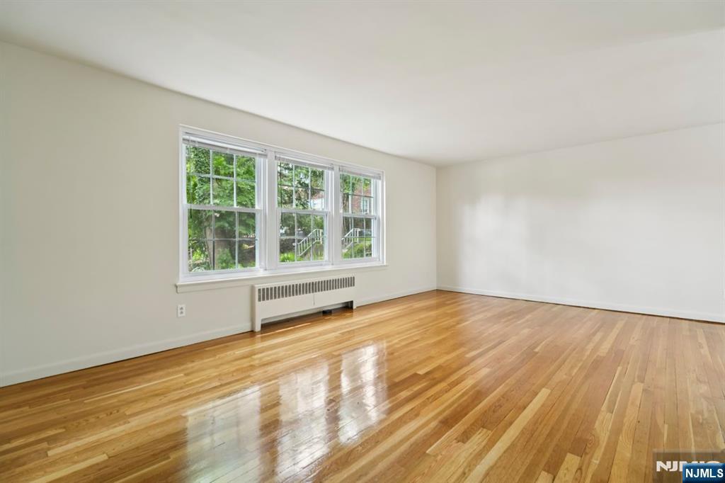 12 Mountain Avenue 18