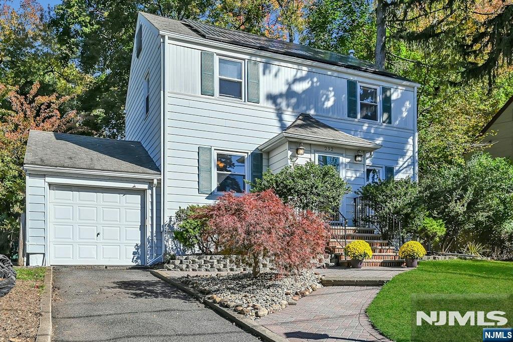 Homes for Sale in Northern NJ | ThisIsRiverEdge.com 292 Kensington Road