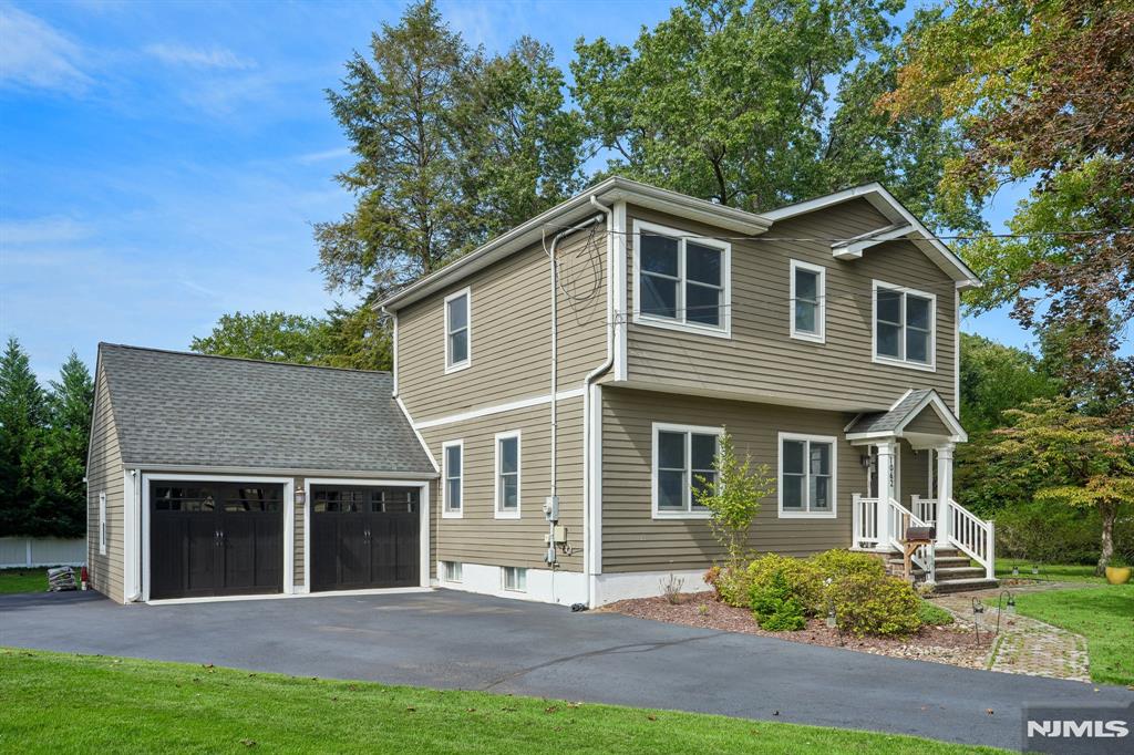 Homes for Sale in Northern NJ | ThisIsRiverEdge.com 1062 Evergreen Court