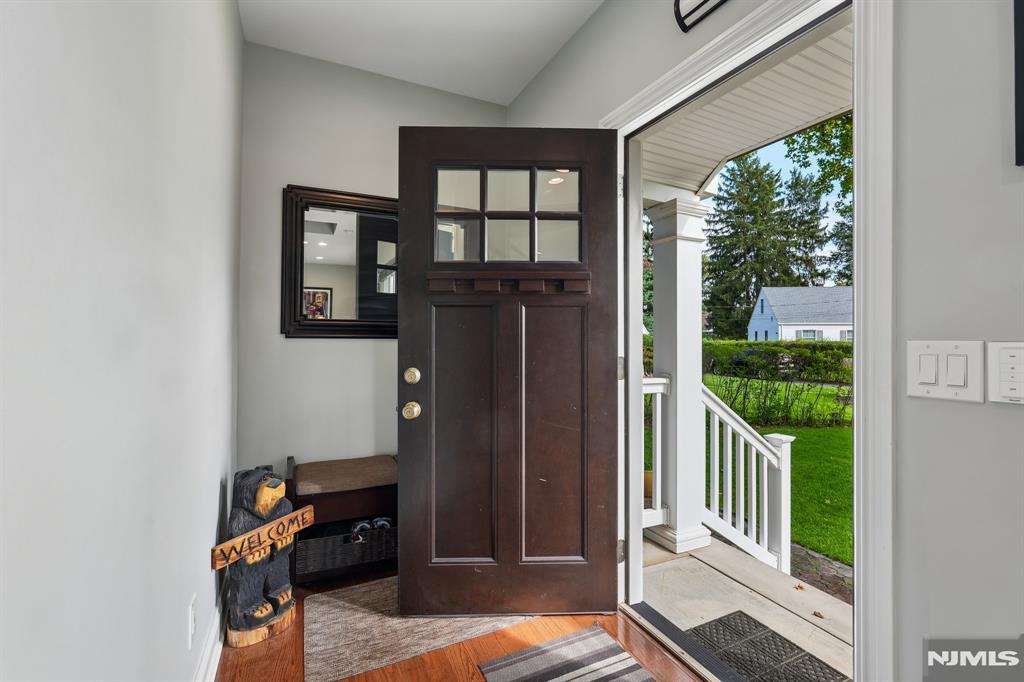 Homes for Sale in Northern NJ | ThisIsRiverEdge.com 1062 Evergreen Court