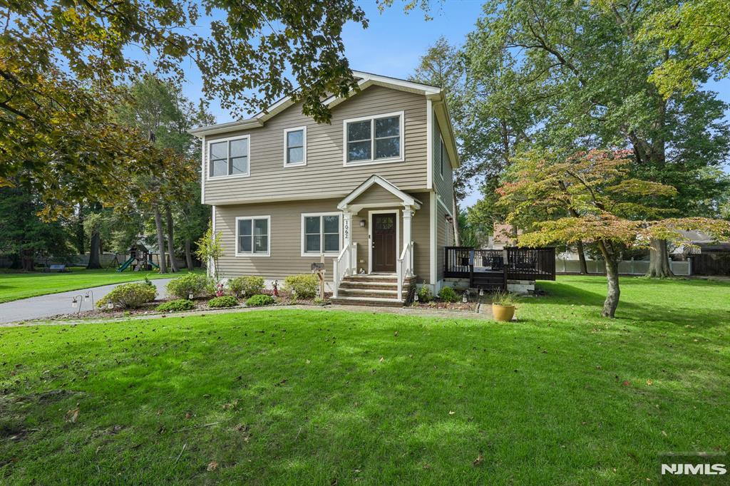 Homes for Sale in Northern NJ | ThisIsRiverEdge.com 1062 Evergreen Court