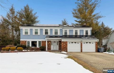 Photo of 35 Farrington Ave, Closter, NJ 07624 (MLS # 26005694)