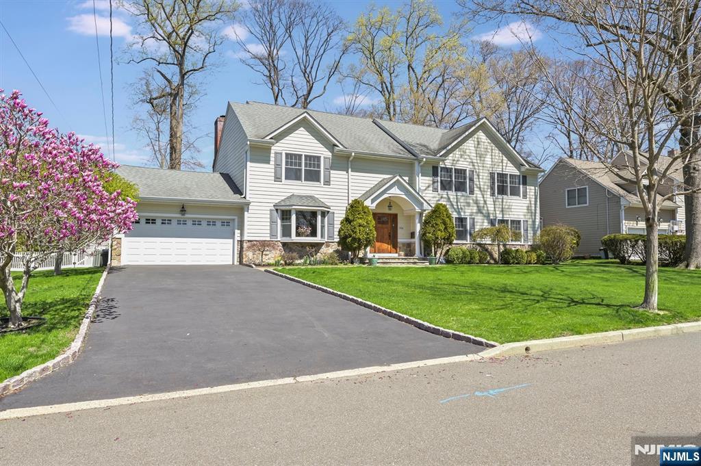 Property for Sale at 956 Amaryllis Avenue, Oradell, New Jersey - Bedrooms: 5 
Bathrooms: 4 
Rooms: 11  - $1,350,000