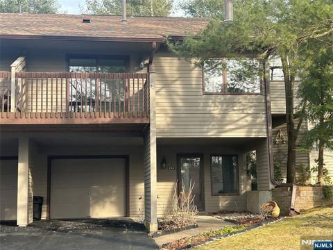 Photo of 246 Mountain View Dr #246, Mahwah, NJ 07430 (MLS # 26001223)