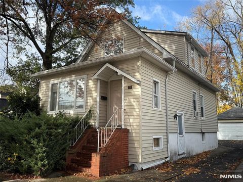 189 Martha Avenue Elmwood Park NJ 07407