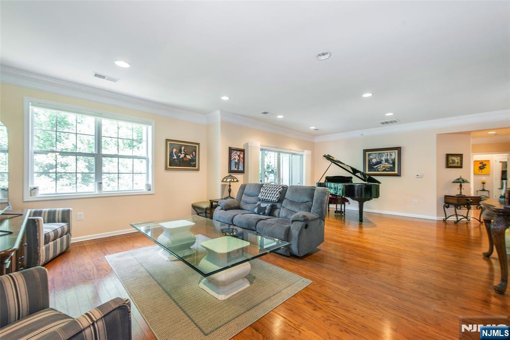 1409 Warrens Way
