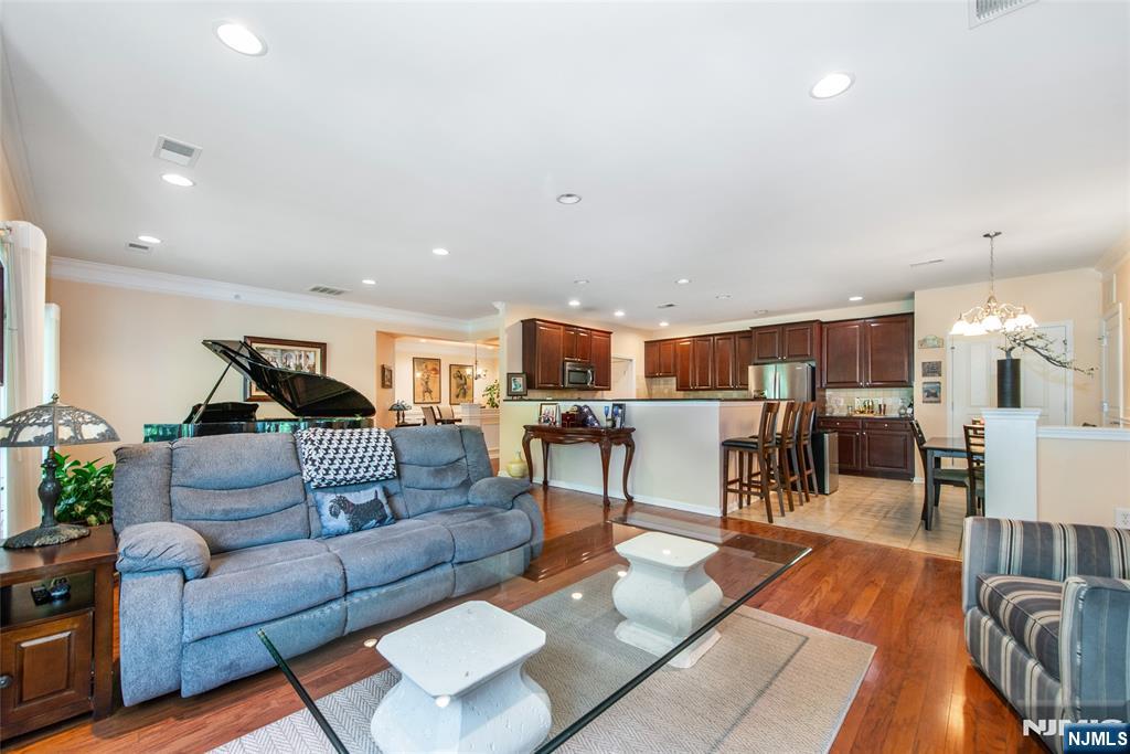 1409 Warrens Way