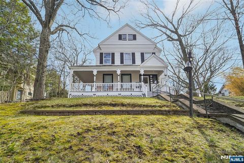 Photo of 19 Hillside Ave, Englewood, NJ 07631 (MLS # 26010970)