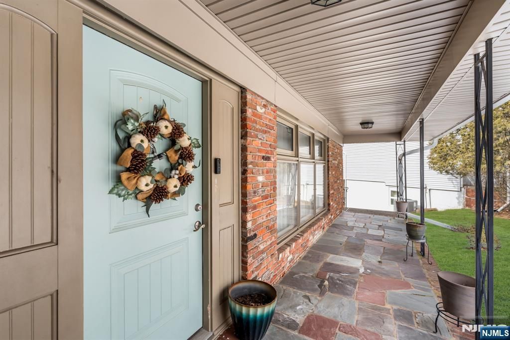 Photo of 4 Korwel Court, West Orange, NJ 07052 (MLS # 26006534)