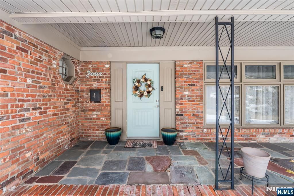 Photo of 4 Korwel Court, West Orange, NJ 07052 (MLS # 26006534)