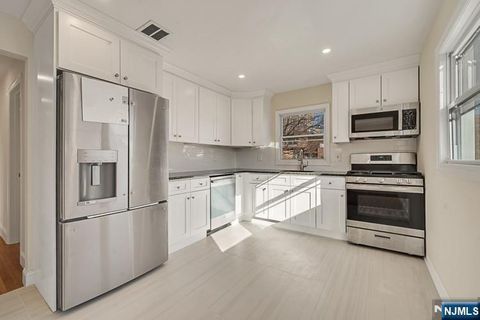 Photo of 13 Casta Ln #2, Edgewater, NJ 07020 (MLS # 26001549)