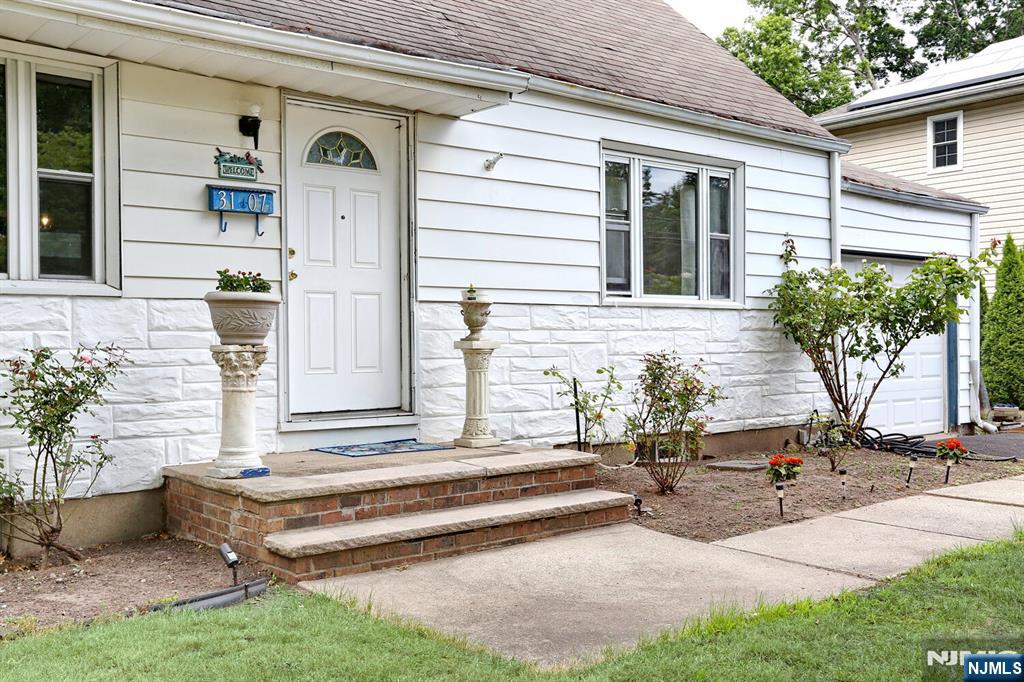 31-07 Morlot Avenue