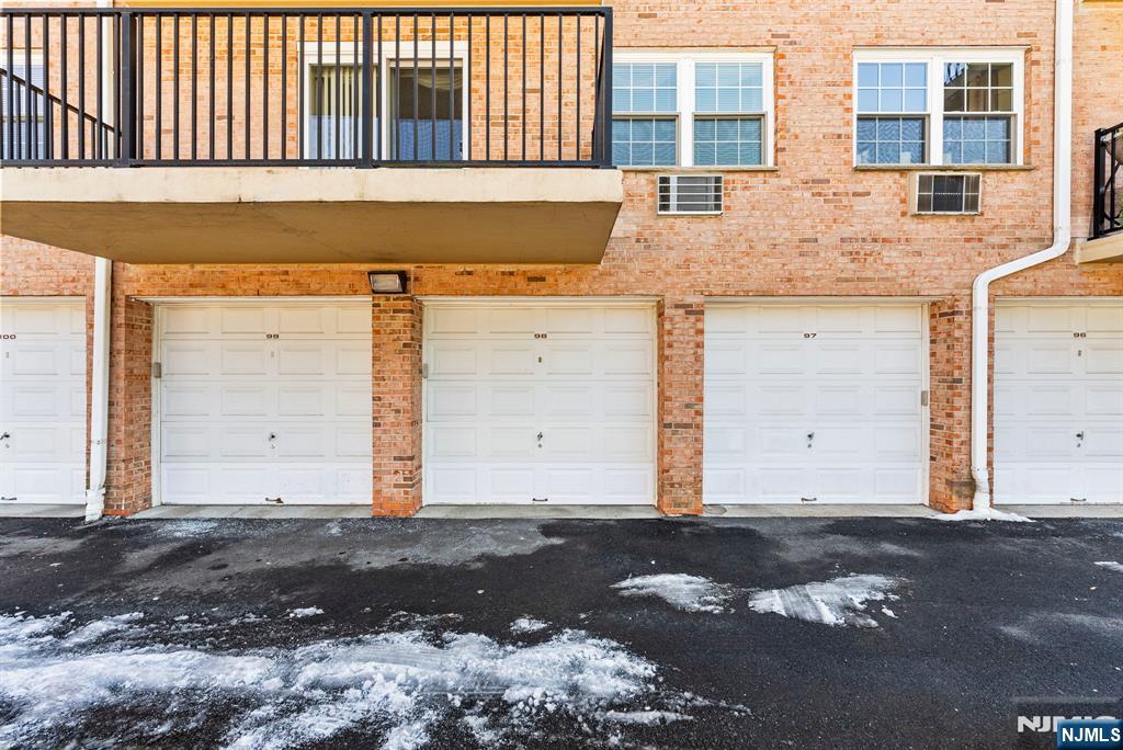 550 Fairview Avenue 111