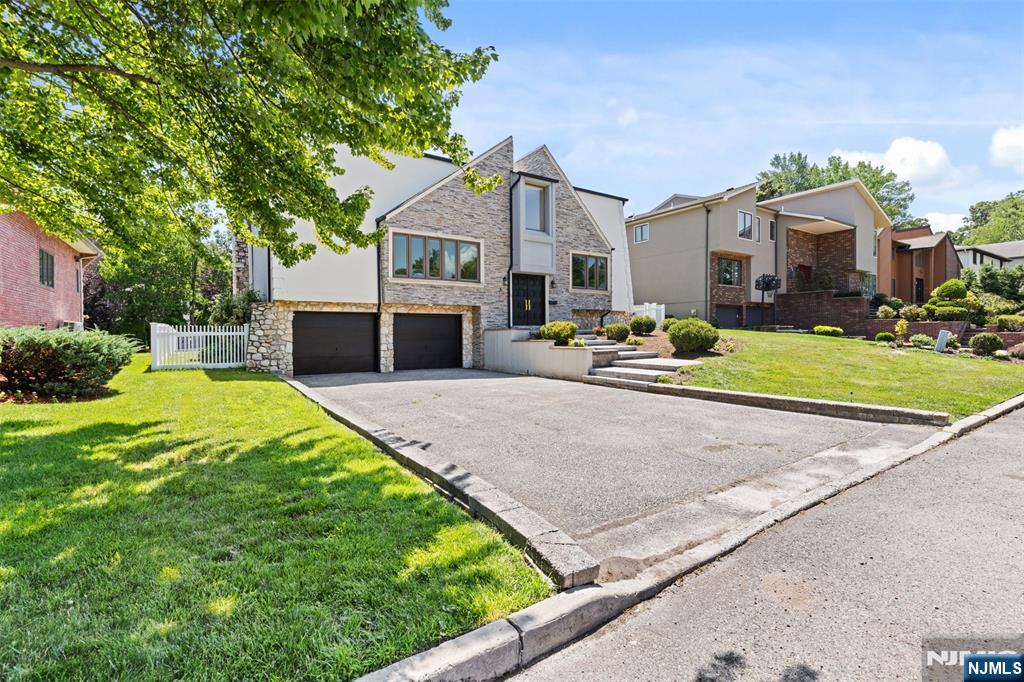 275 Alfred Avenue
