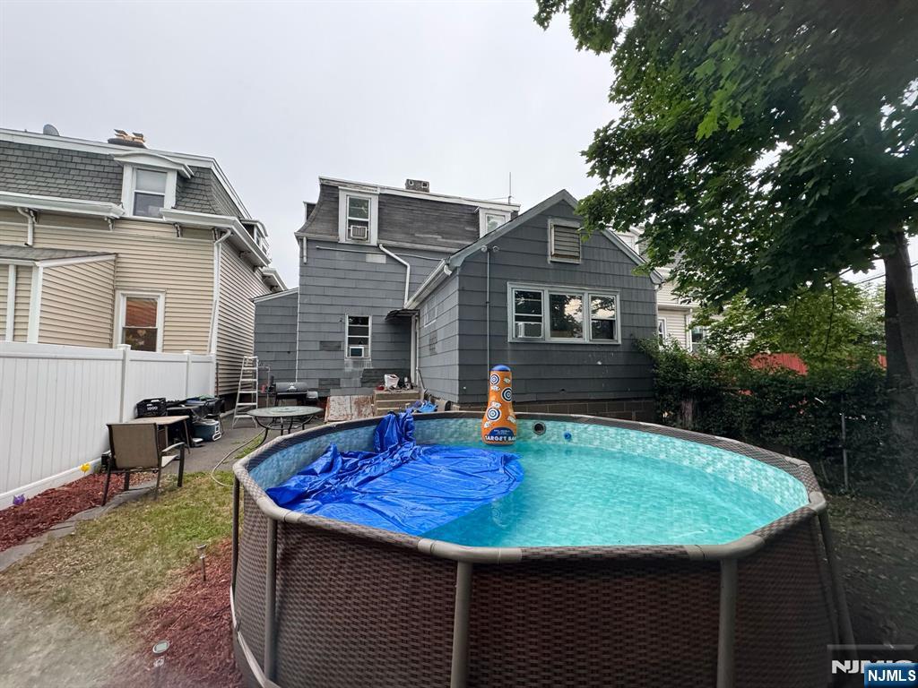 11 Chestnut Street