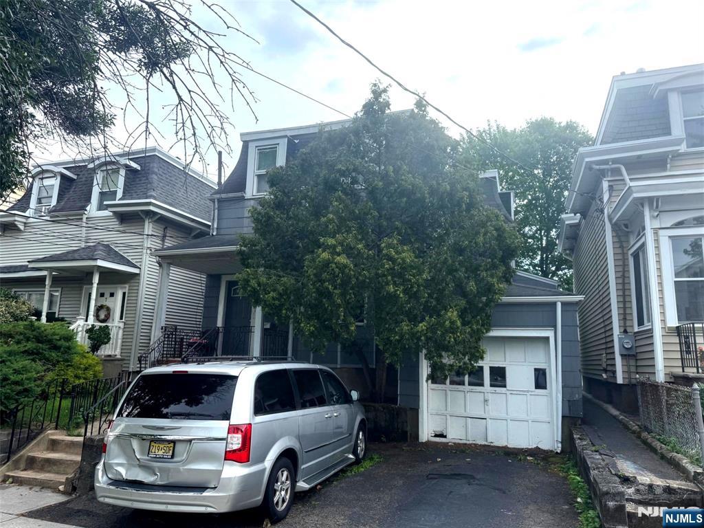 11 Chestnut Street