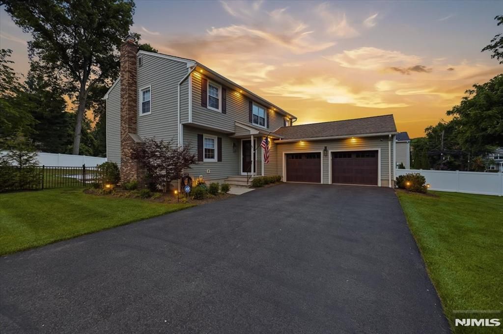 Photo of 6 Giegel Court, Wyckoff, NJ 07481 (MLS # 26021968)