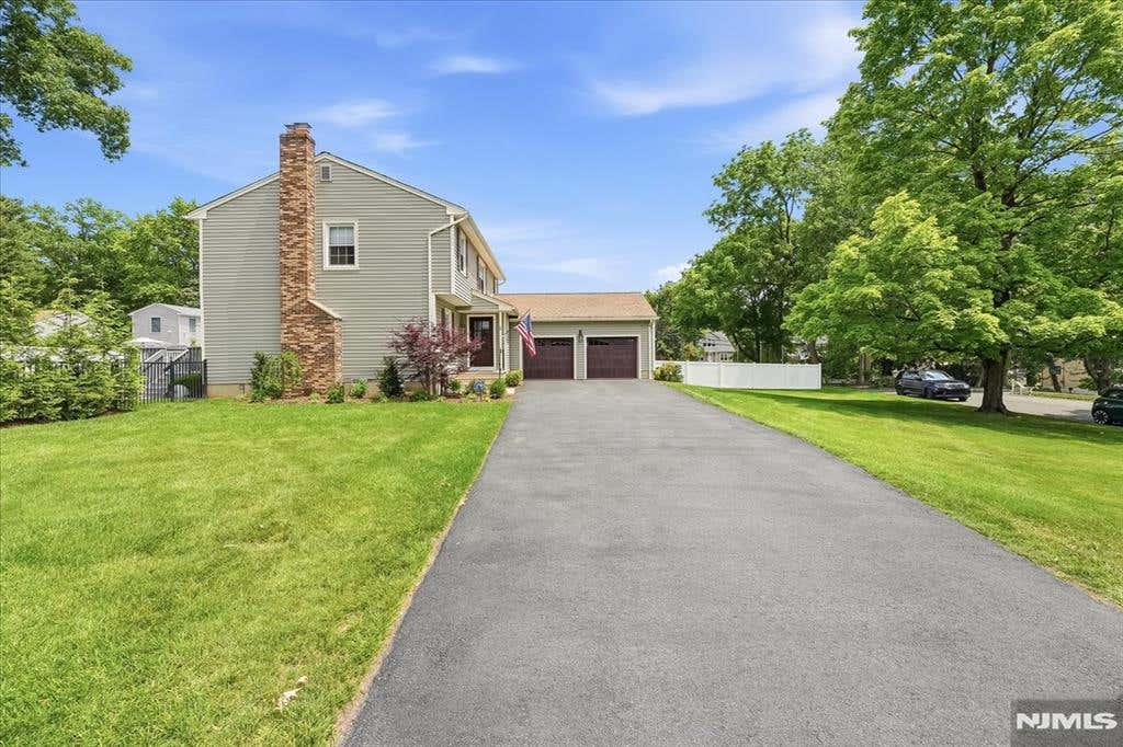 Photo of 6 Giegel Court, Wyckoff, NJ 07481 (MLS # 26021968)