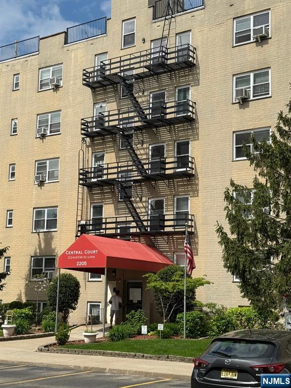 Property for Sale at 2205 N Central Rd 1B, Fort Lee, New Jersey - Bedrooms: 1 
Bathrooms: 1  - $365,000