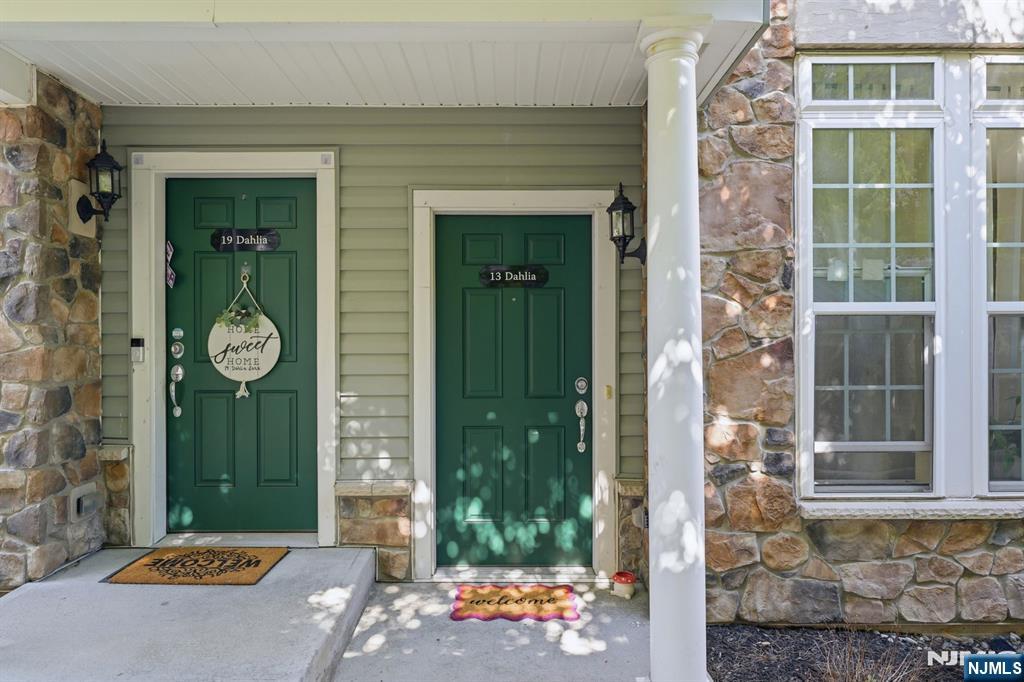 13 Dahlia Lane