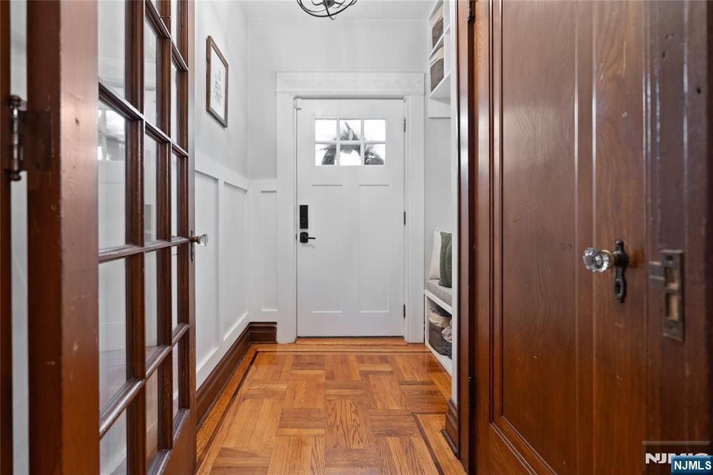 Photo of 91 Mountainside Terrace, Clifton, NJ 07013 (MLS # 25036052)