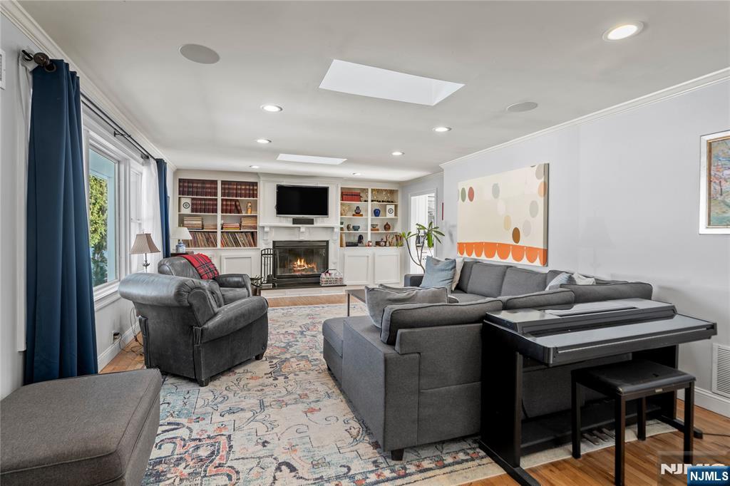 10 Blackstock Road