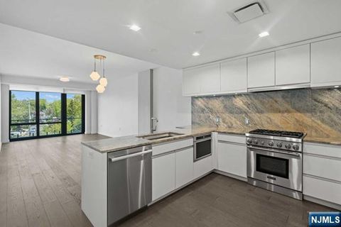 320 Adolphus Avenue 404 Cliffside Park NJ 07010