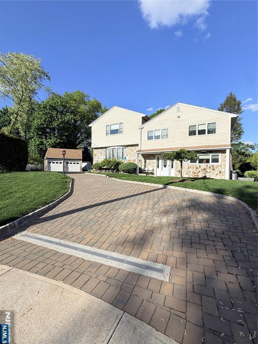 Photo of 7 Keith Place, Glen Rock, NJ 07452 (MLS # 26016795)