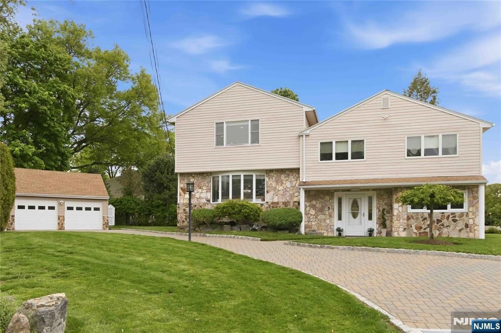 Photo of 7 Keith Place, Glen Rock, NJ 07452 (MLS # 26016795)