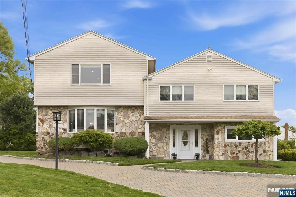 Photo of 7 Keith Place, Glen Rock, NJ 07452 (MLS # 26016795)