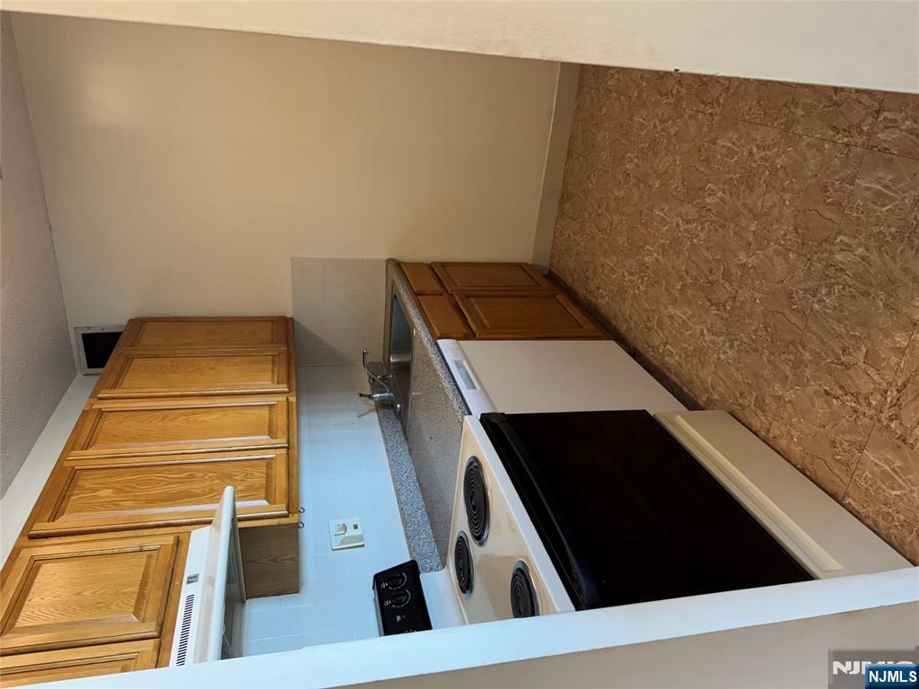 770 Anderson Avenue 16F