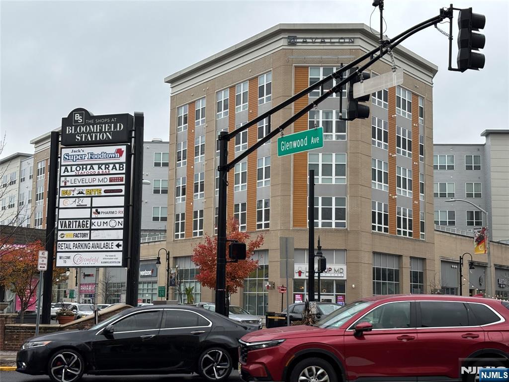 591 Bloomfield Avenue