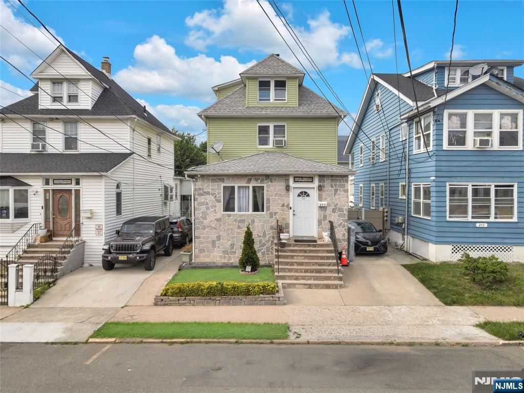 Photo of 269271 18th Avenue, Paterson, NJ 07504 (MLS # 26018259)